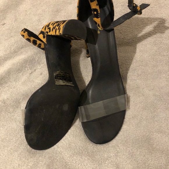 Sexy heels sz 9 - Picture 2 of 5